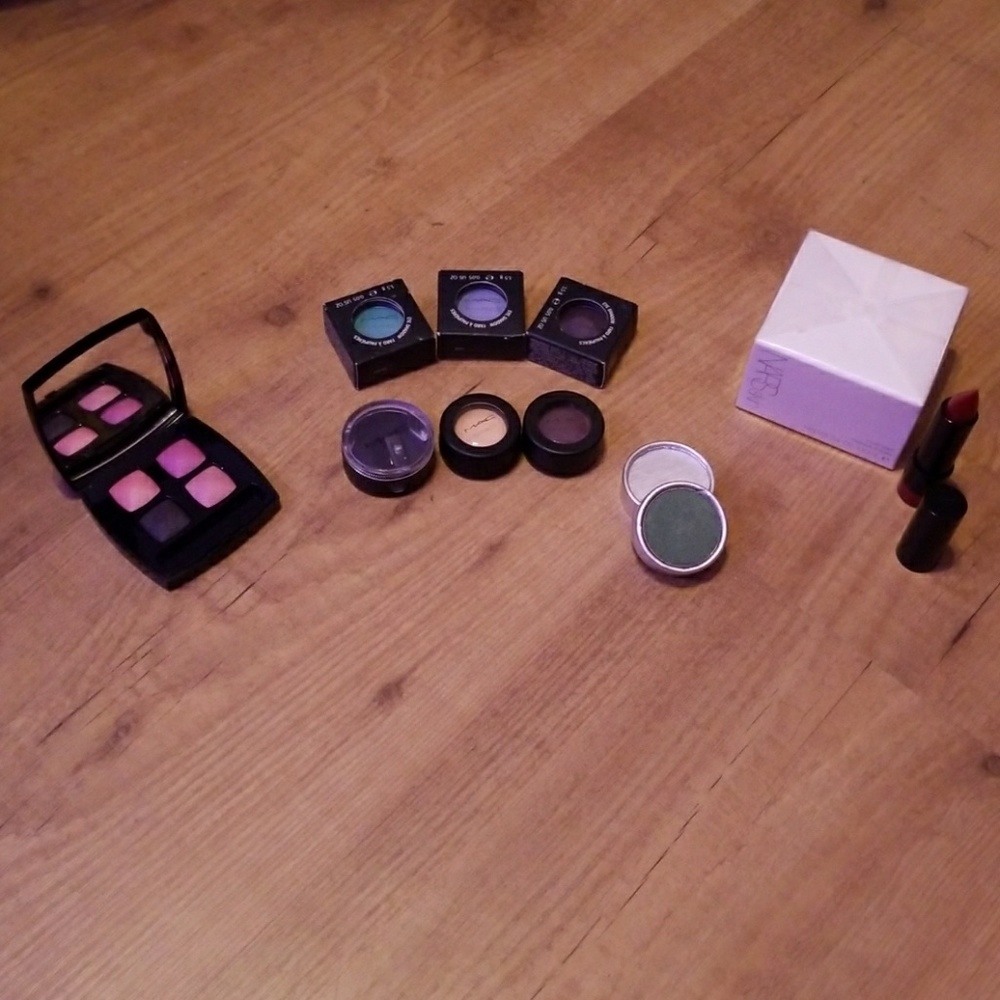 MAKEUP BUNDLE!